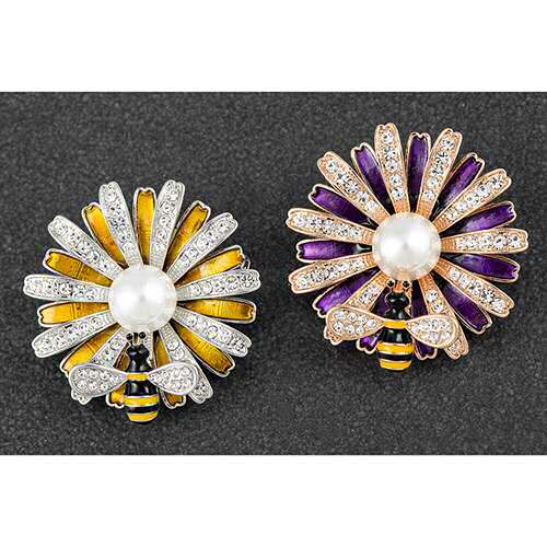 Honey Bee Daisy Flower Brooch with Fresh water Pearl and Diamante Gems equilibrium