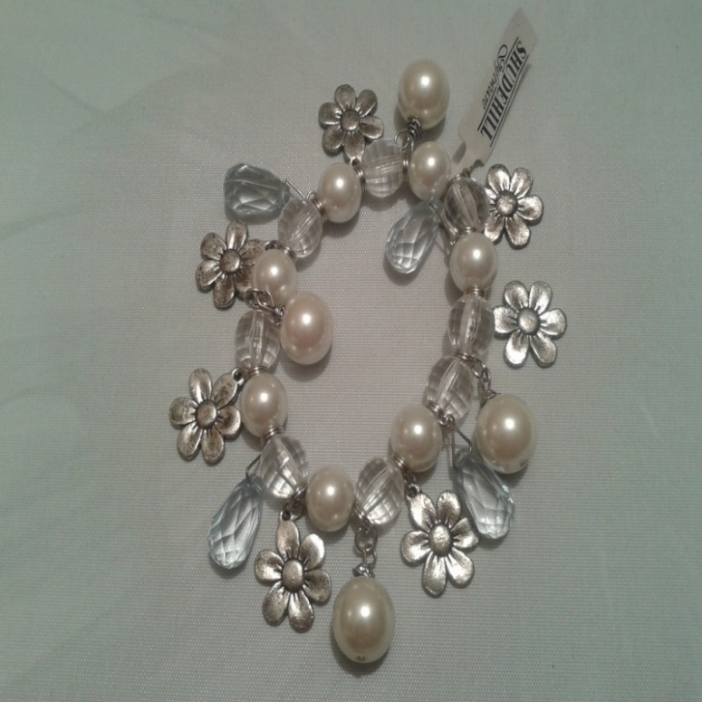 Trevi Petal Pastel Daisy Bracelet Cream beads