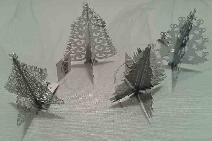 Christmas Tree Decoration: Hanging Metal Christmas Tree
