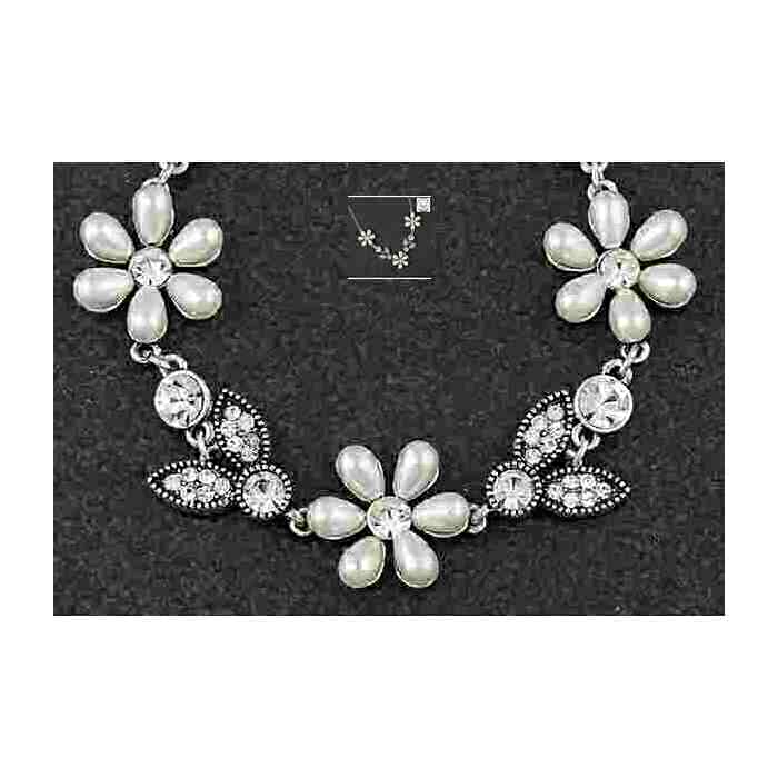 equilibrium Vintage Collection Pearl Flower Necklace